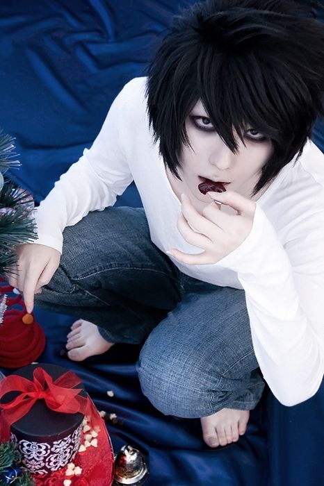 Death cosplay. L Death Note косплей. L Death Note Cosplay. Эл Лоулайт косплей. Death Note л косплей.