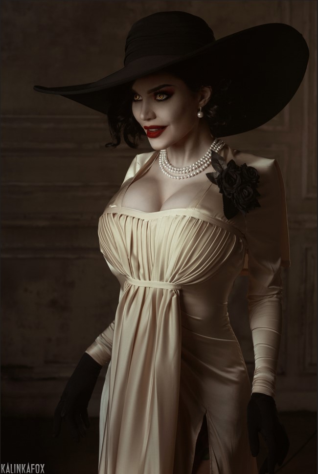 Best Lady Dimitrescu Cosplay