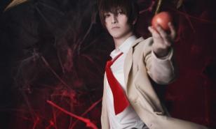 30 Light Yagami Cosplays That Are Out Of This World 