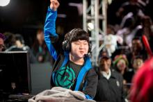 Huni is known for his expressive movements during games.