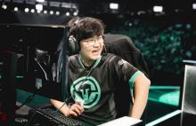 Huni is known for his friendly personality.