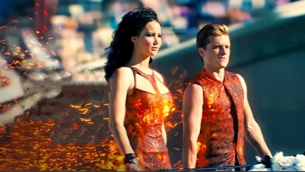 Katniss and Peeta in the tribute parade Katniss, Peeta, Parade, tribute