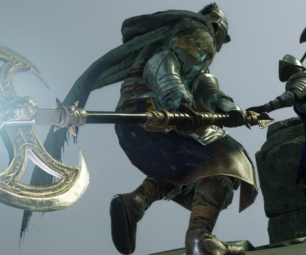 New World Greataxe charging at Hatchet player